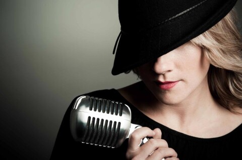 Female vocals 1
